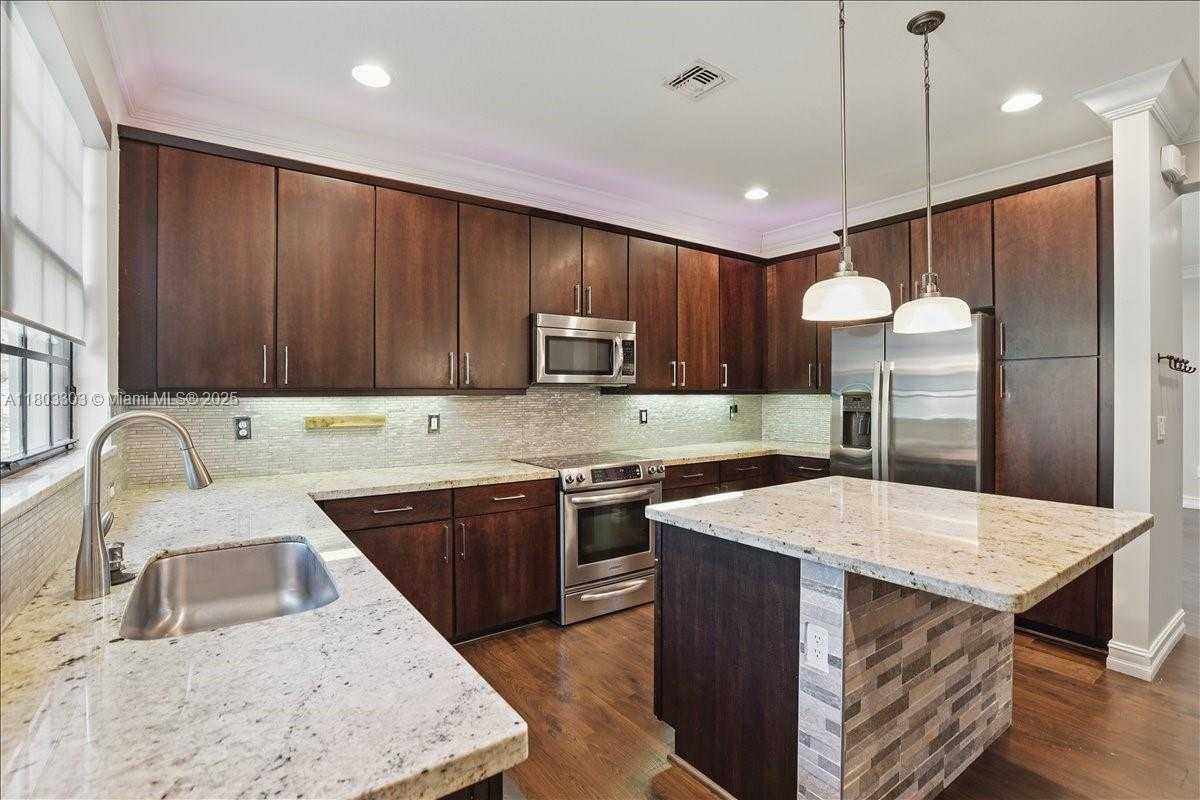 Small Image of 13013 SOUTH RIVERWALK CIR S, Plantation Number 17