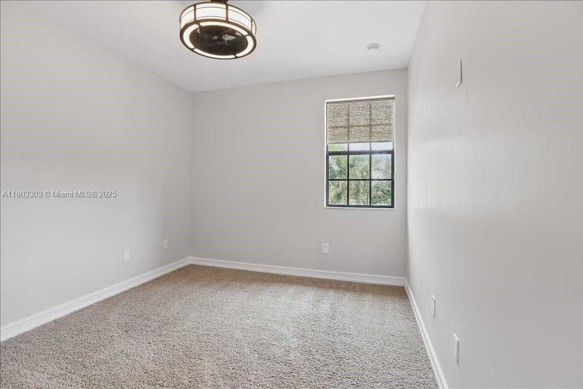 Small Image of 13013 SOUTH RIVERWALK CIR S, Plantation Number 32