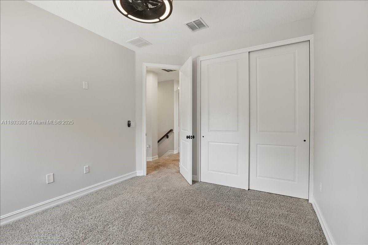 Small Image of 13013 SOUTH RIVERWALK CIR S, Plantation Number 33