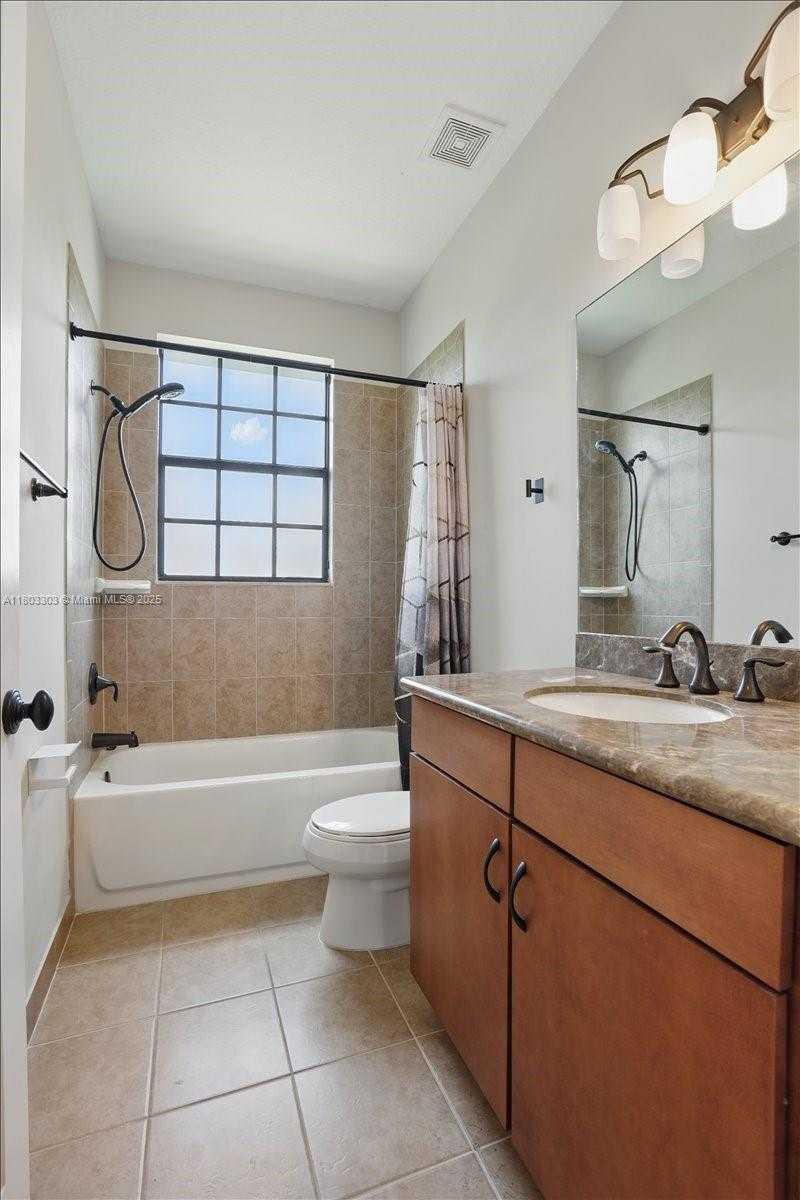 Small Image of 13013 SOUTH RIVERWALK CIR S, Plantation Number 38