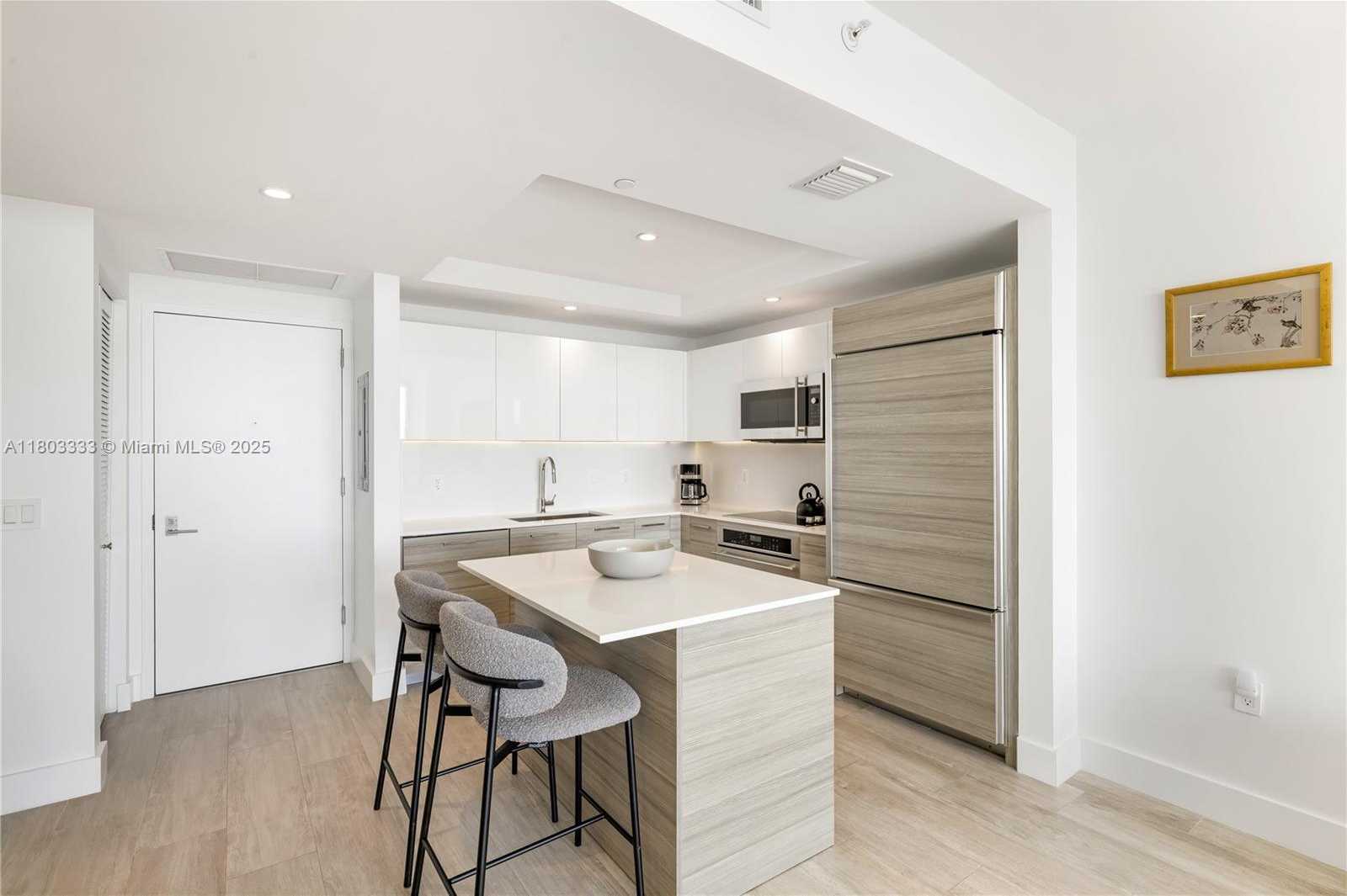 Small Image of 121 NORTH EAST 34TH ST #2412, Miami Number 10