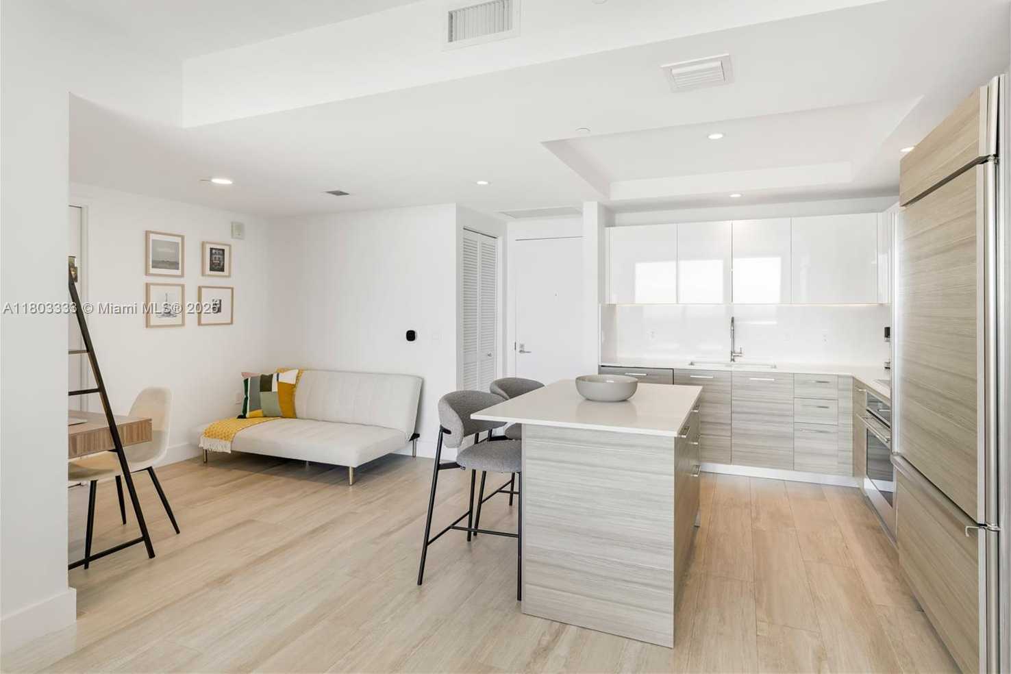 Small Image of 121 NORTH EAST 34TH ST #2412, Miami Number 11