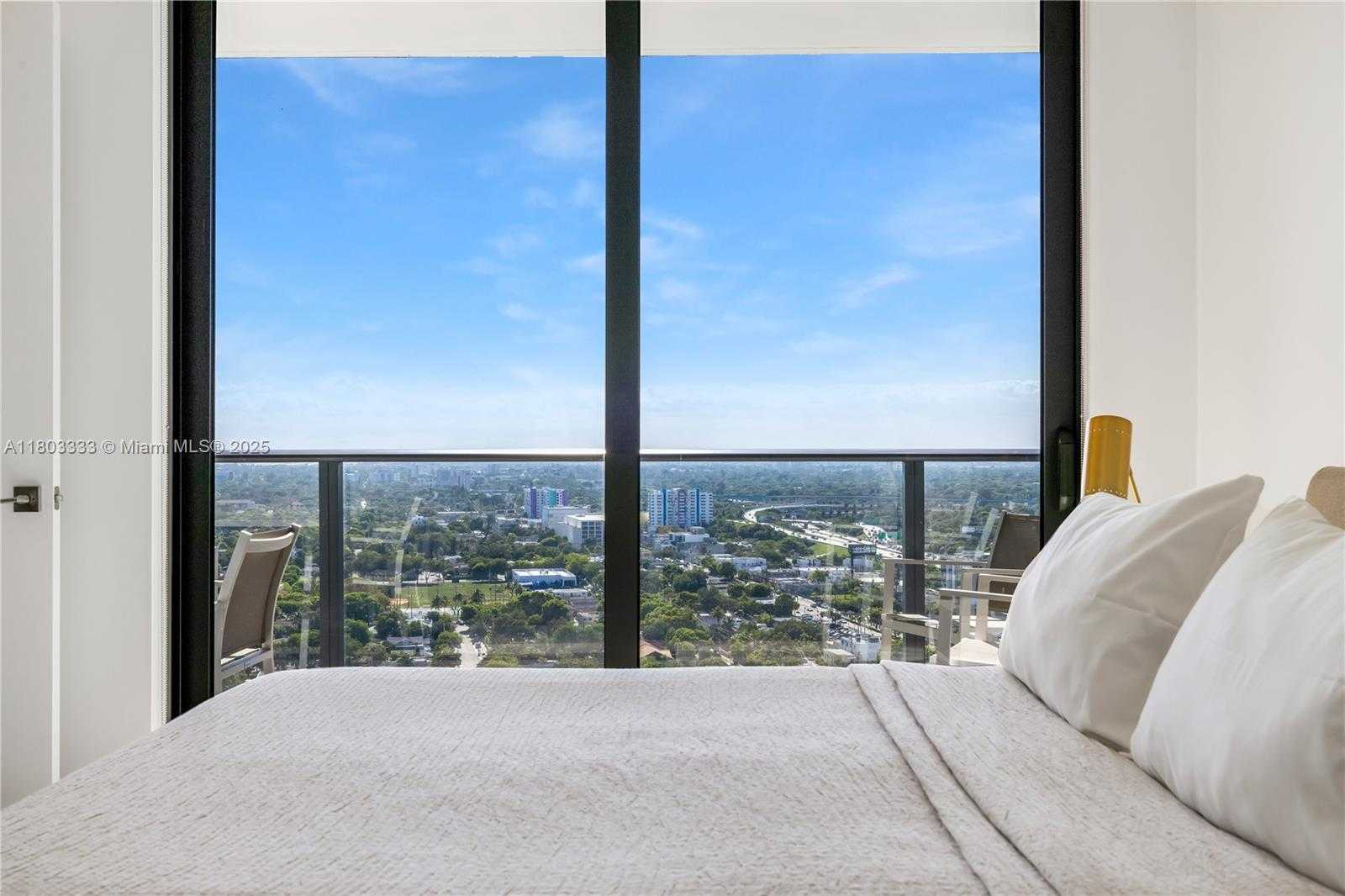 Small Image of 121 NORTH EAST 34TH ST #2412, Miami Number 14