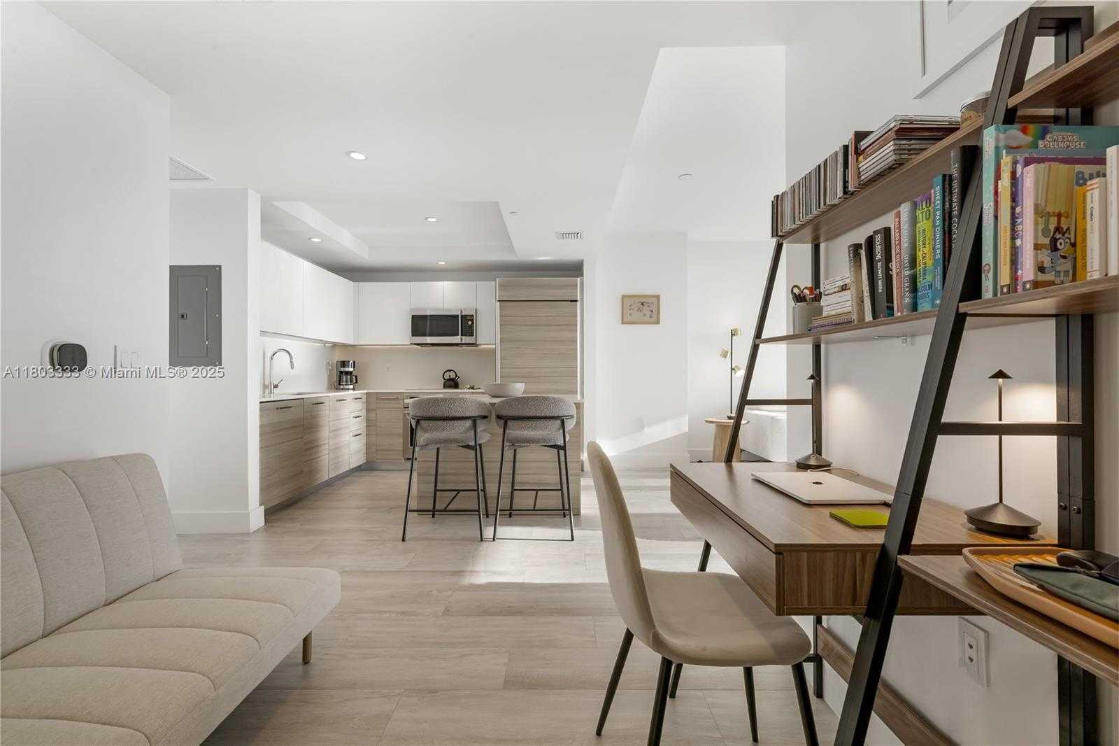 Small Image of 121 NORTH EAST 34TH ST #2412, Miami Number 21
