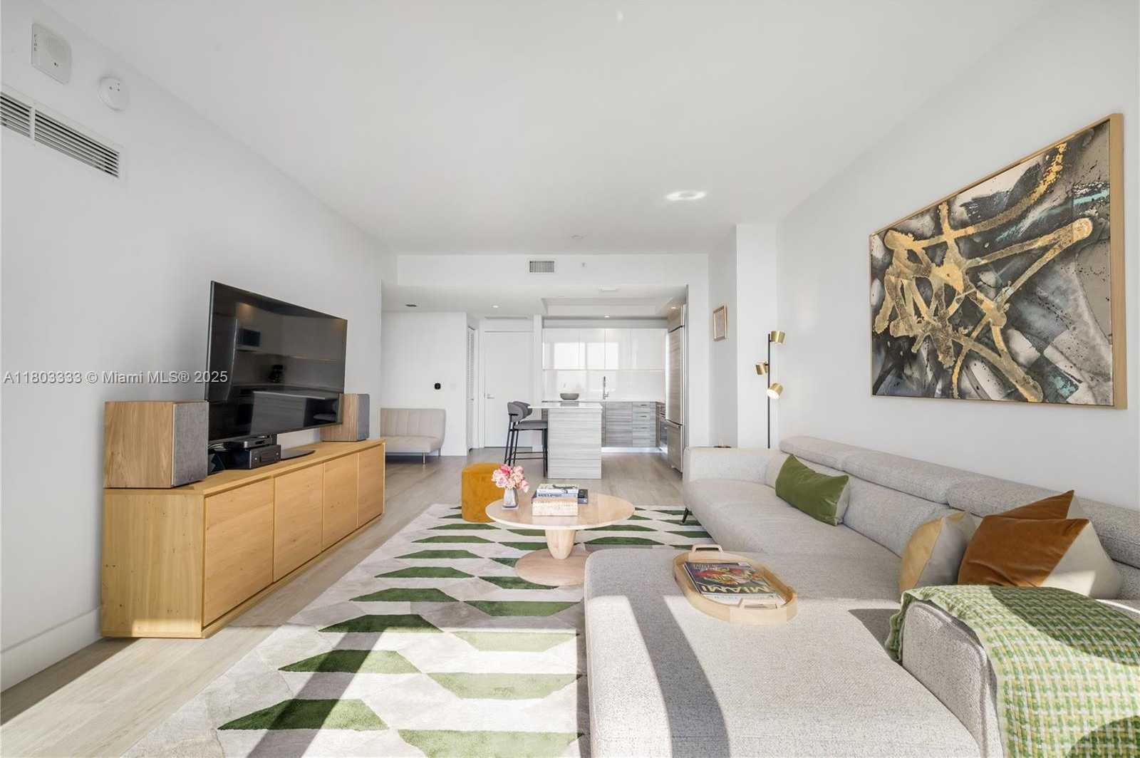 Small Image of 121 NORTH EAST 34TH ST #2412, Miami Number 3