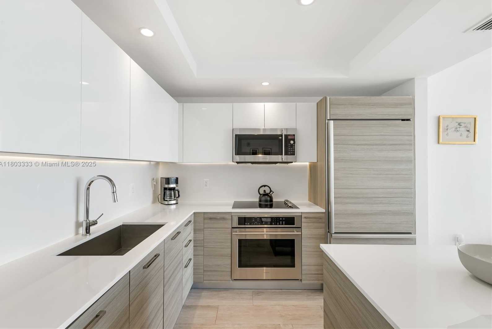 Small Image of 121 NORTH EAST 34TH ST #2412, Miami Number 8