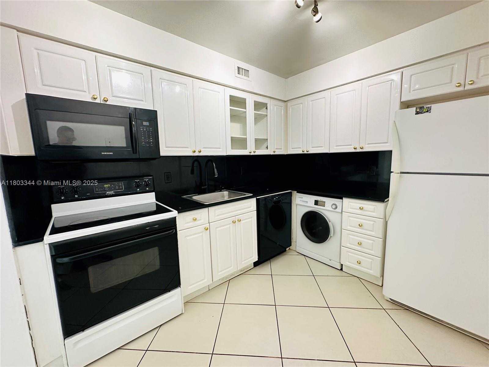 Small Image of 6770 INDIAN CREEK DR #4P, Miami Beach Number 10
