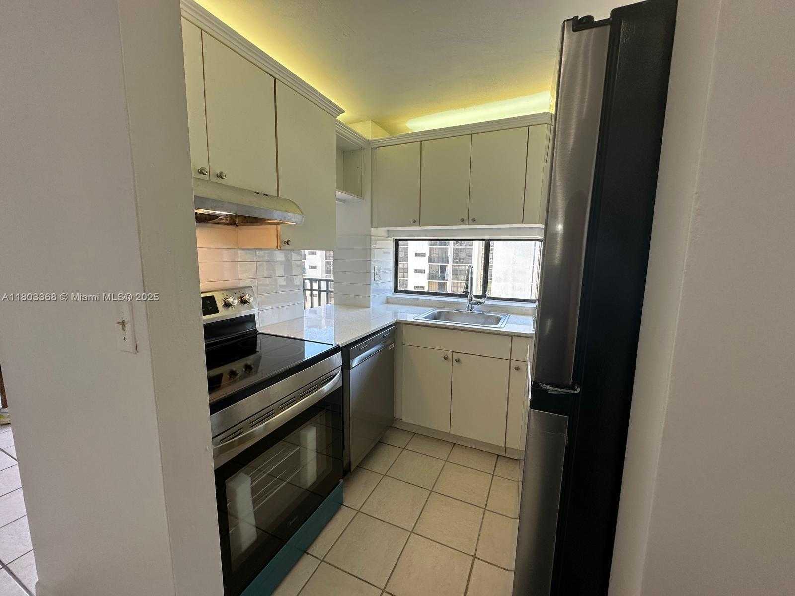 Small Image of 16919 NORTH BAY RD #617, Sunny Isles Beach Number 10