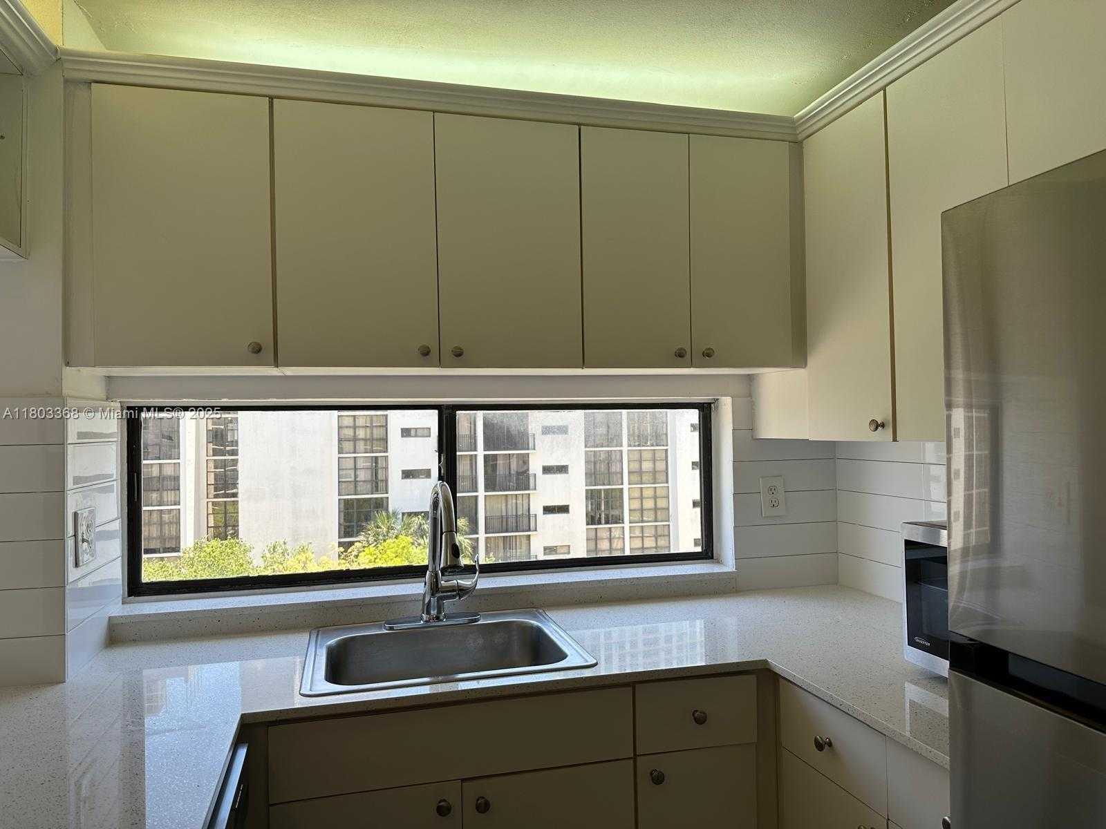 Small Image of 16919 NORTH BAY RD #617, Sunny Isles Beach Number 11