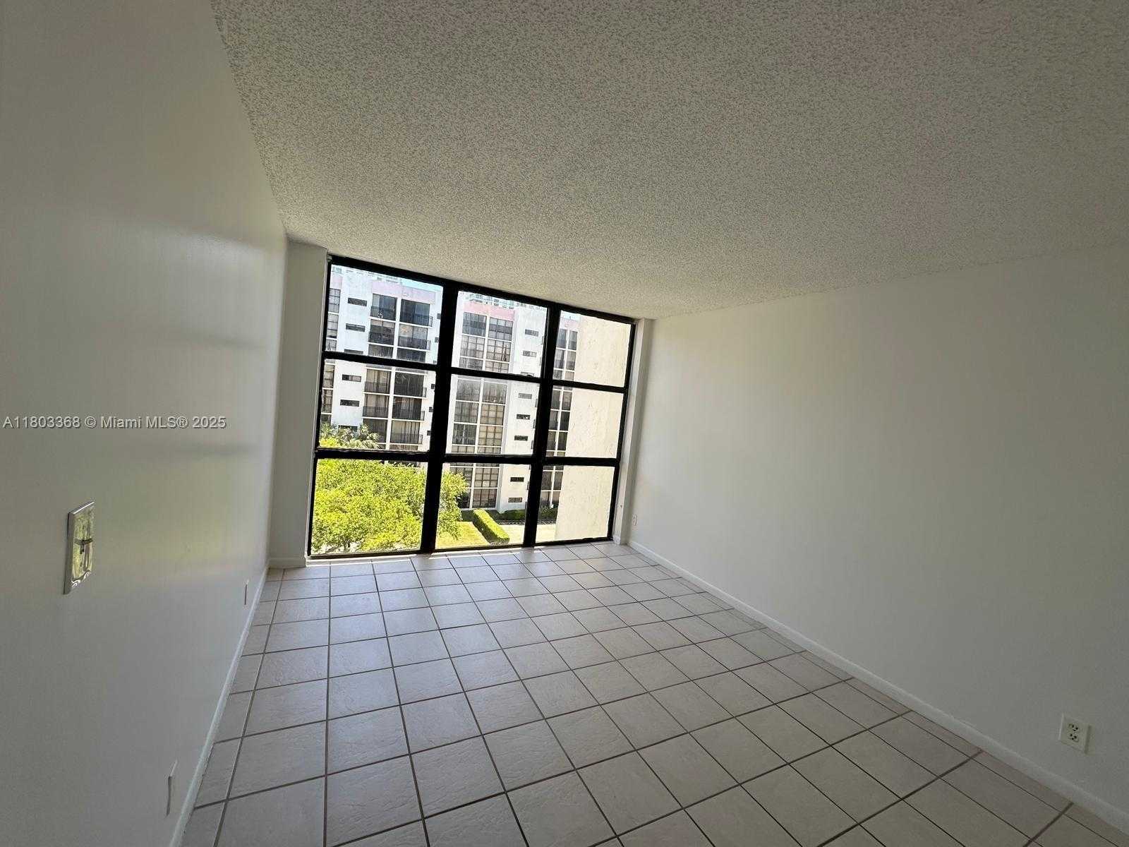 Small Image of 16919 NORTH BAY RD #617, Sunny Isles Beach Number 14