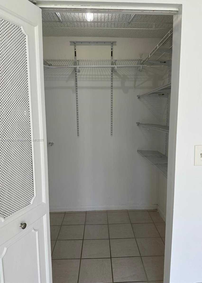 Small Image of 16919 NORTH BAY RD #617, Sunny Isles Beach Number 17