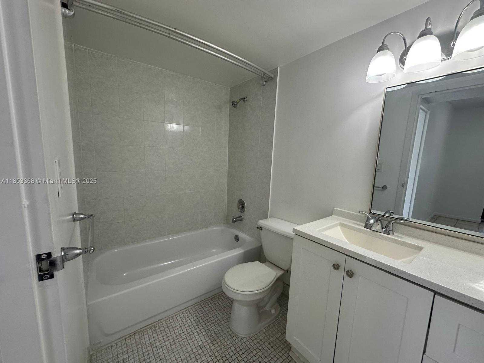 Small Image of 16919 NORTH BAY RD #617, Sunny Isles Beach Number 18