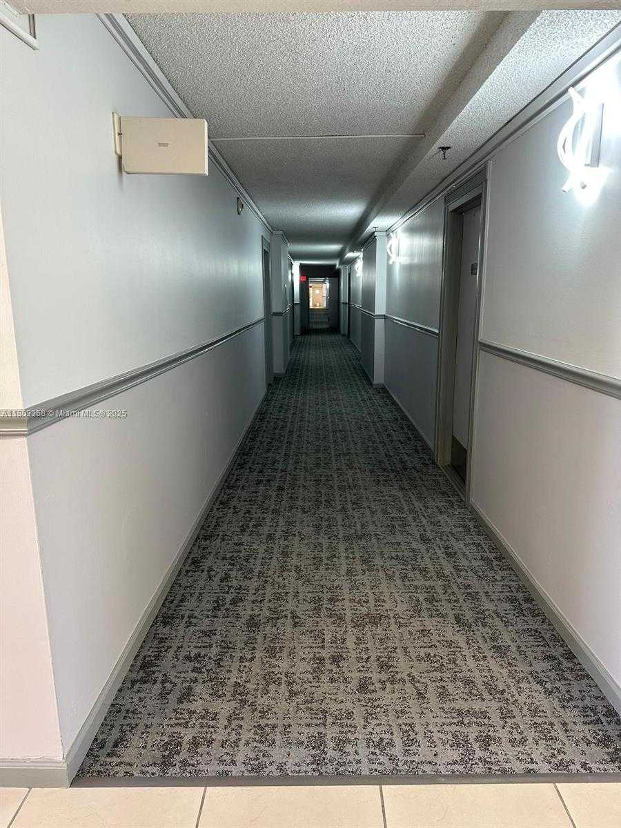 Small Image of 16919 NORTH BAY RD #617, Sunny Isles Beach Number 25