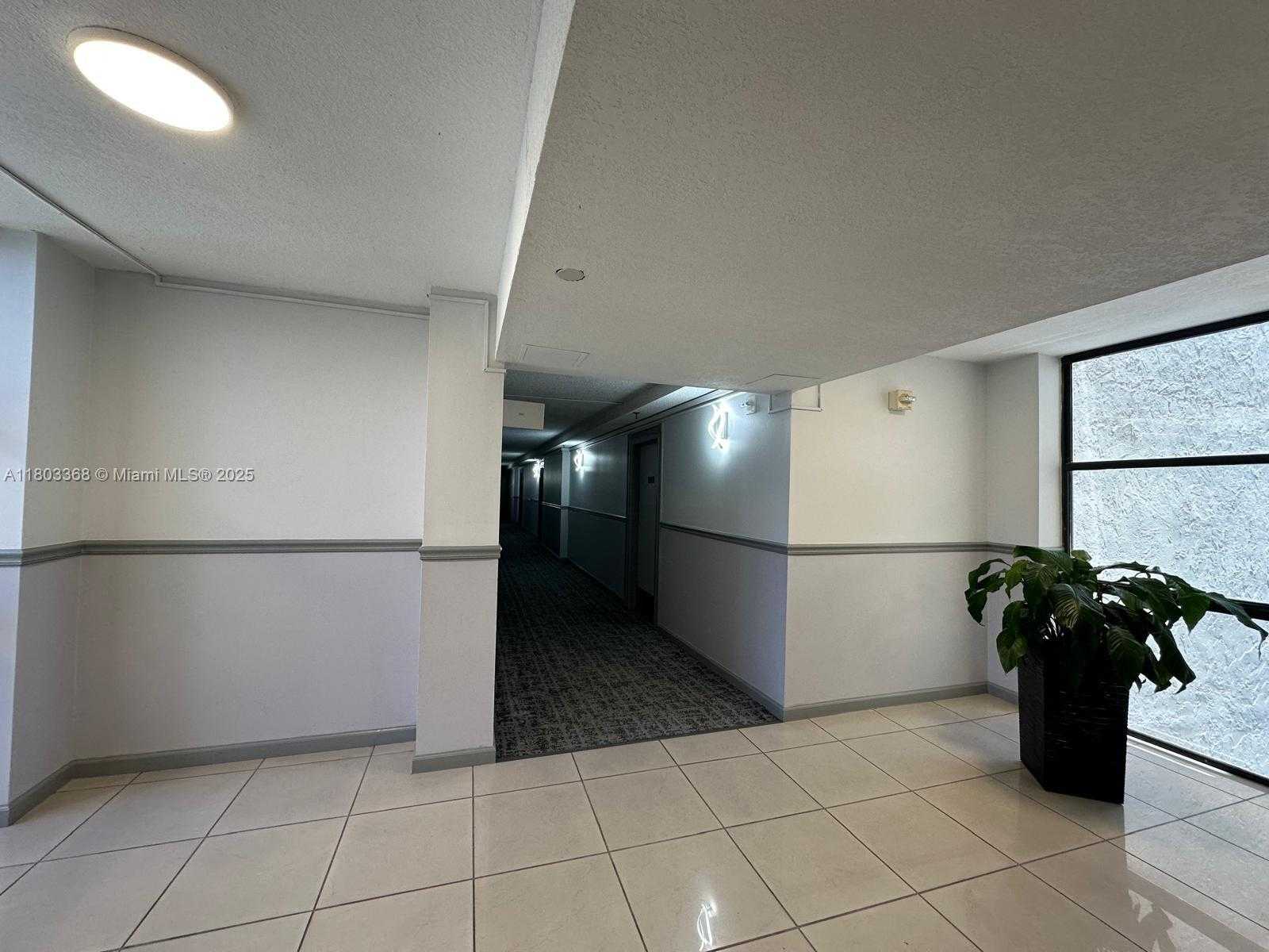 Small Image of 16919 NORTH BAY RD #617, Sunny Isles Beach Number 26