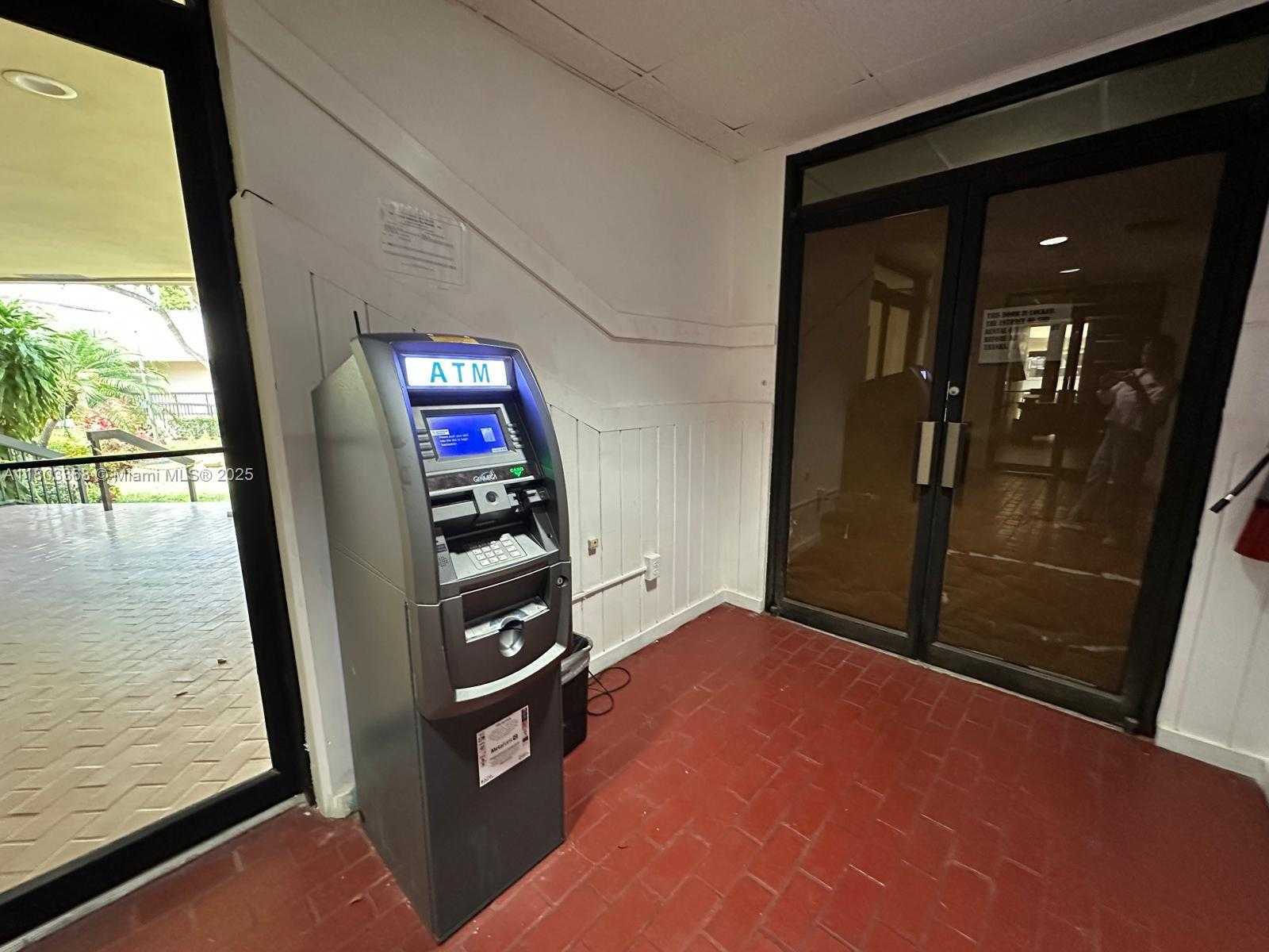 Small Image of 16919 NORTH BAY RD #617, Sunny Isles Beach Number 39