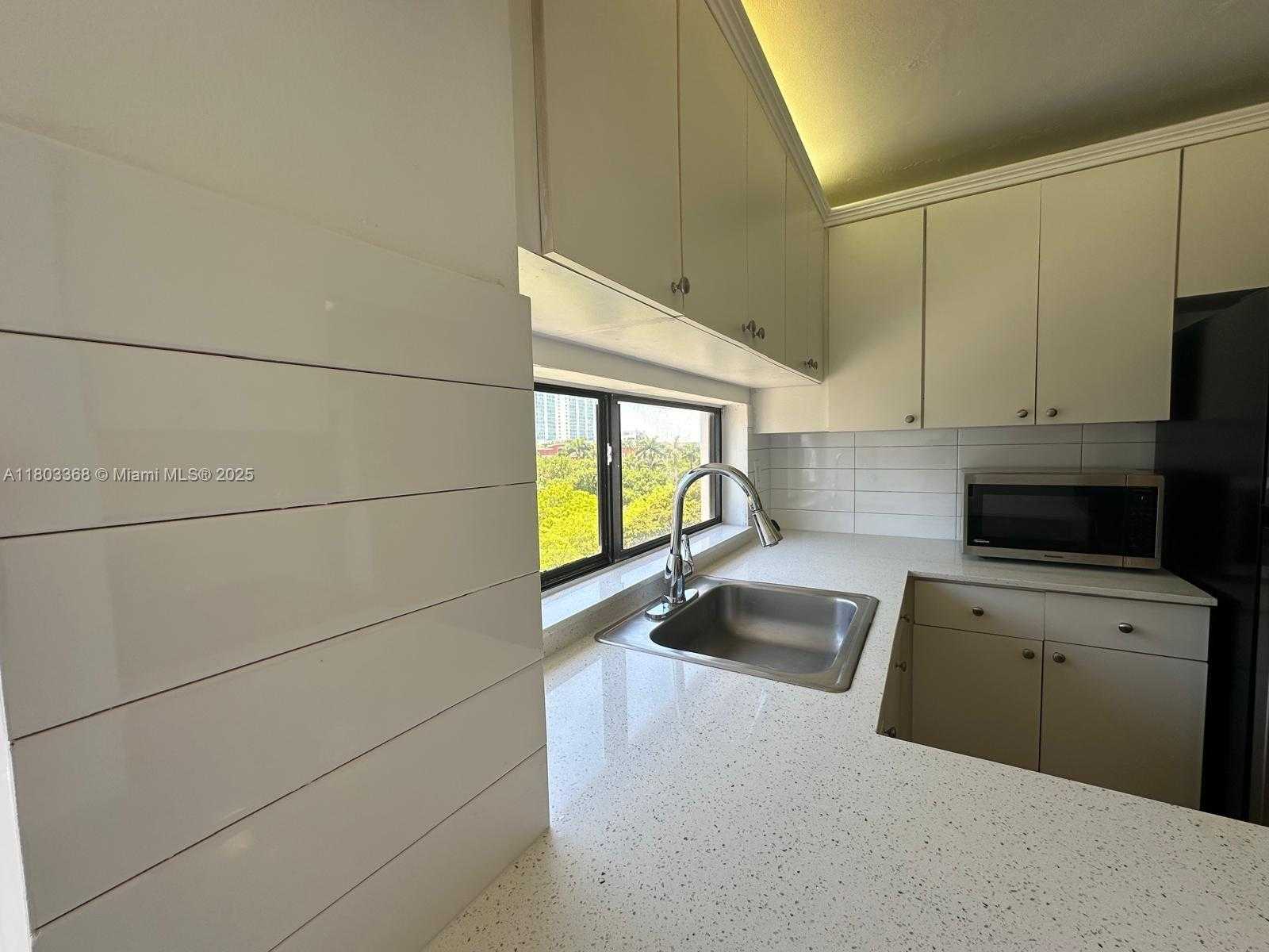 Small Image of 16919 NORTH BAY RD #617, Sunny Isles Beach Number 5
