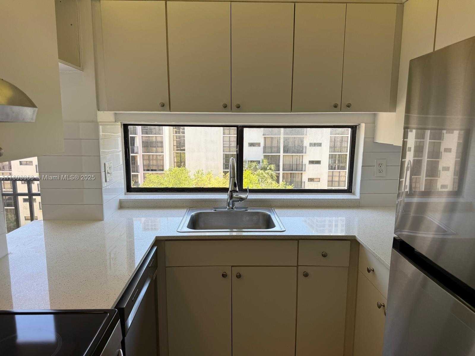 Small Image of 16919 NORTH BAY RD #617, Sunny Isles Beach Number 6