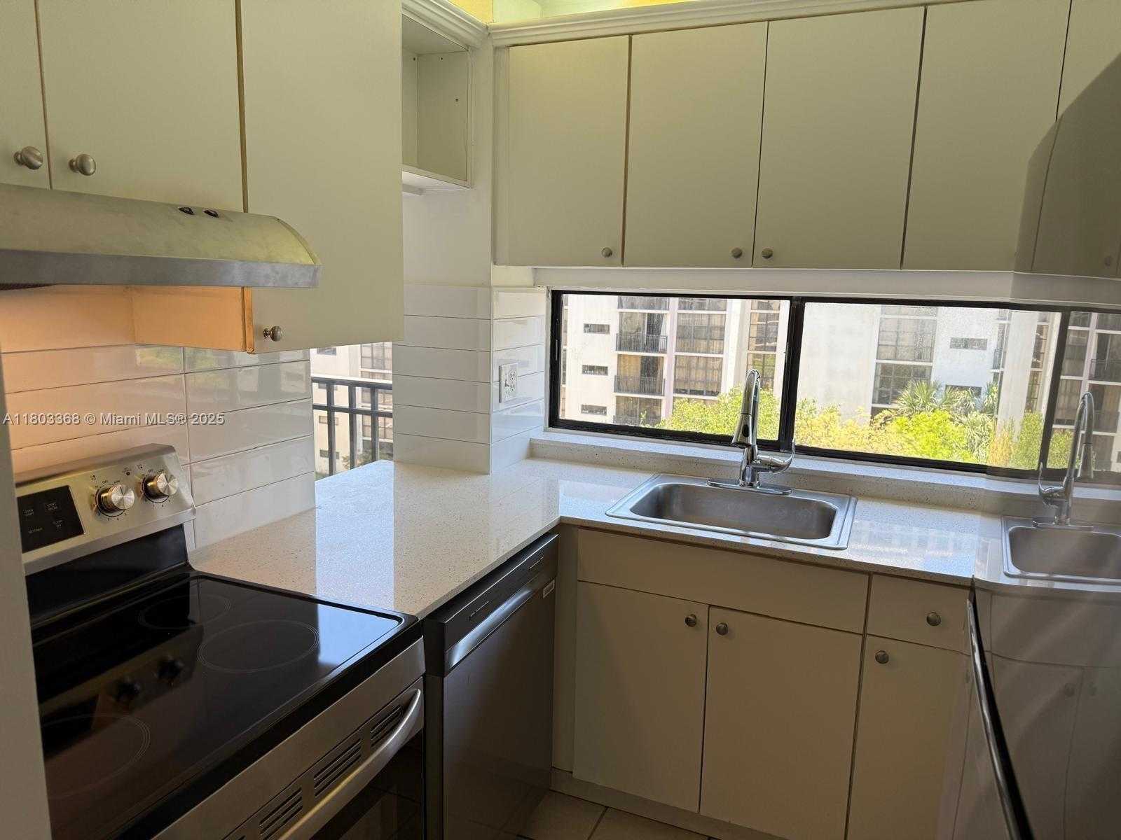 Small Image of 16919 NORTH BAY RD #617, Sunny Isles Beach Number 7