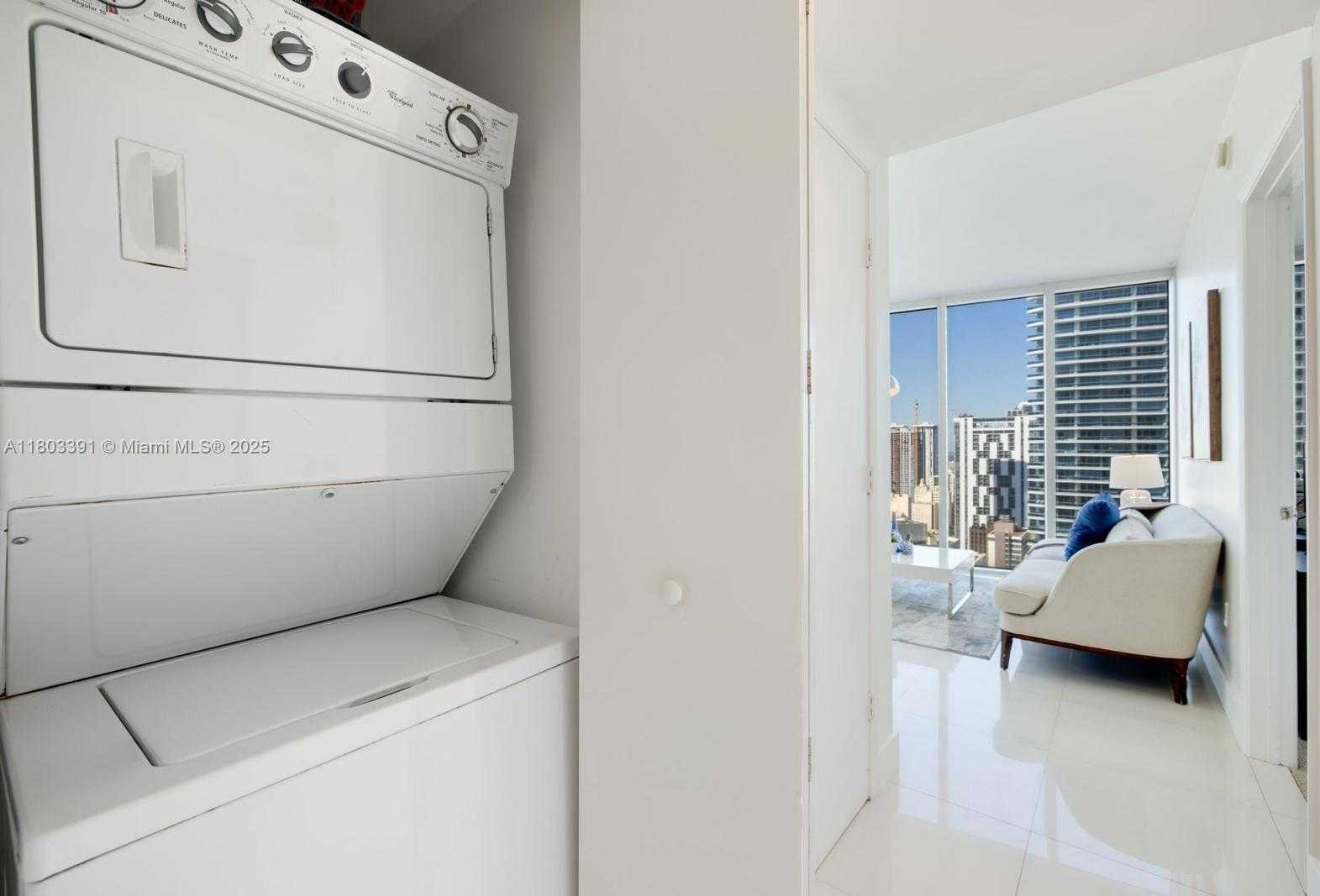 Small Image of 485 BRICKELL AVE #3504, Miami Number 14