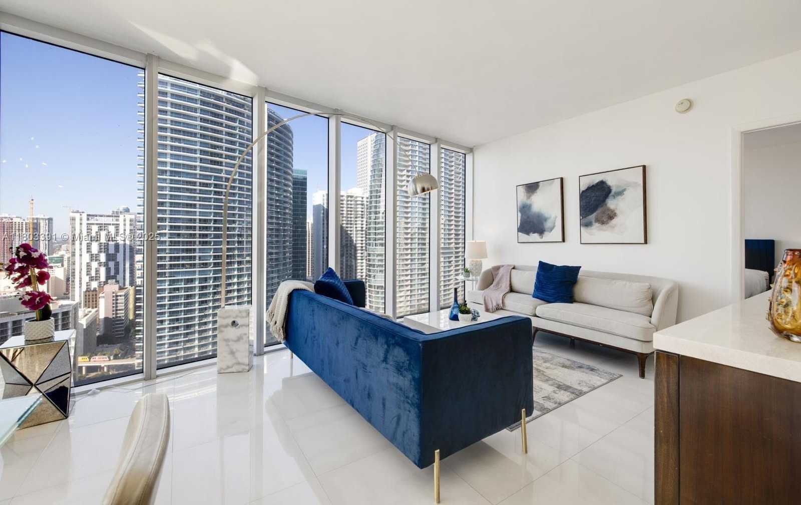 Small Image of 485 BRICKELL AVE #3504, Miami Number 9