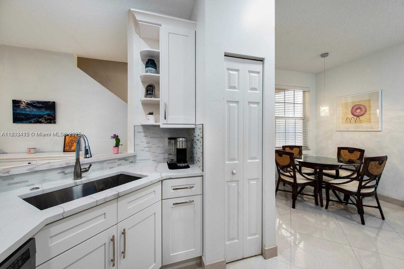Small Image of 2898 CRESTWOOD TER #4102, Margate Number 11