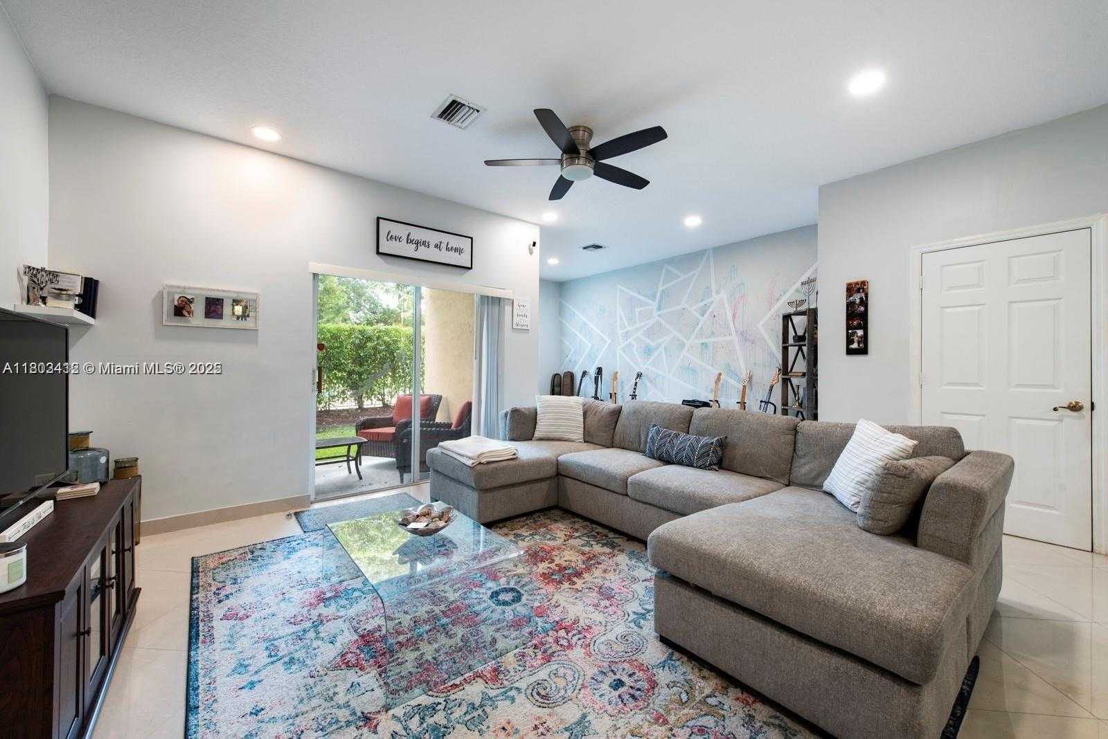 Small Image of 2898 CRESTWOOD TER #4102, Margate Number 5