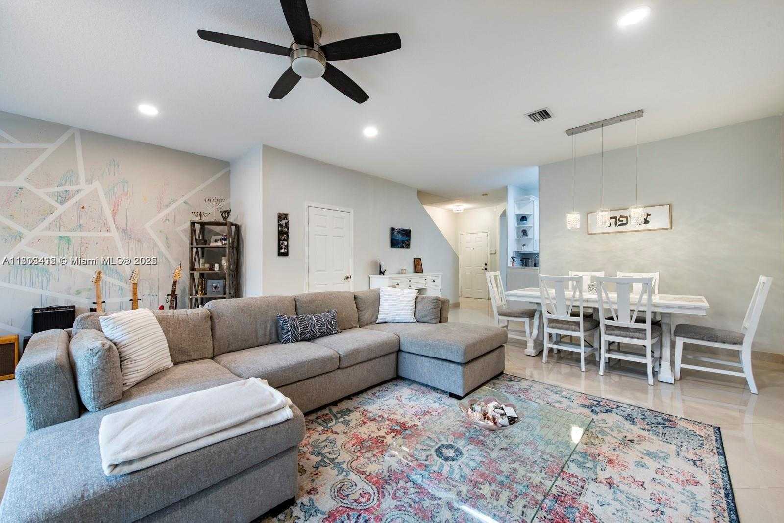 Small Image of 2898 CRESTWOOD TER #4102, Margate Number 7