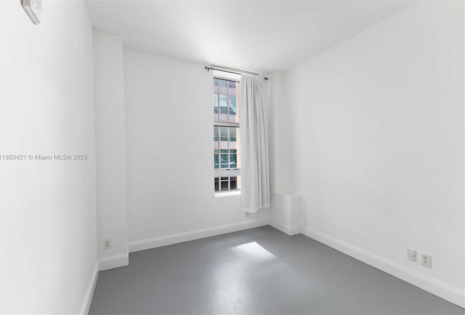 Small Image of 111 EAST FLAGLER ST #501, Miami Number 18