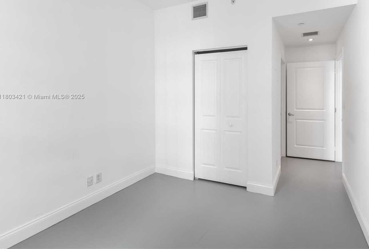 Small Image of 111 EAST FLAGLER ST #501, Miami Number 19
