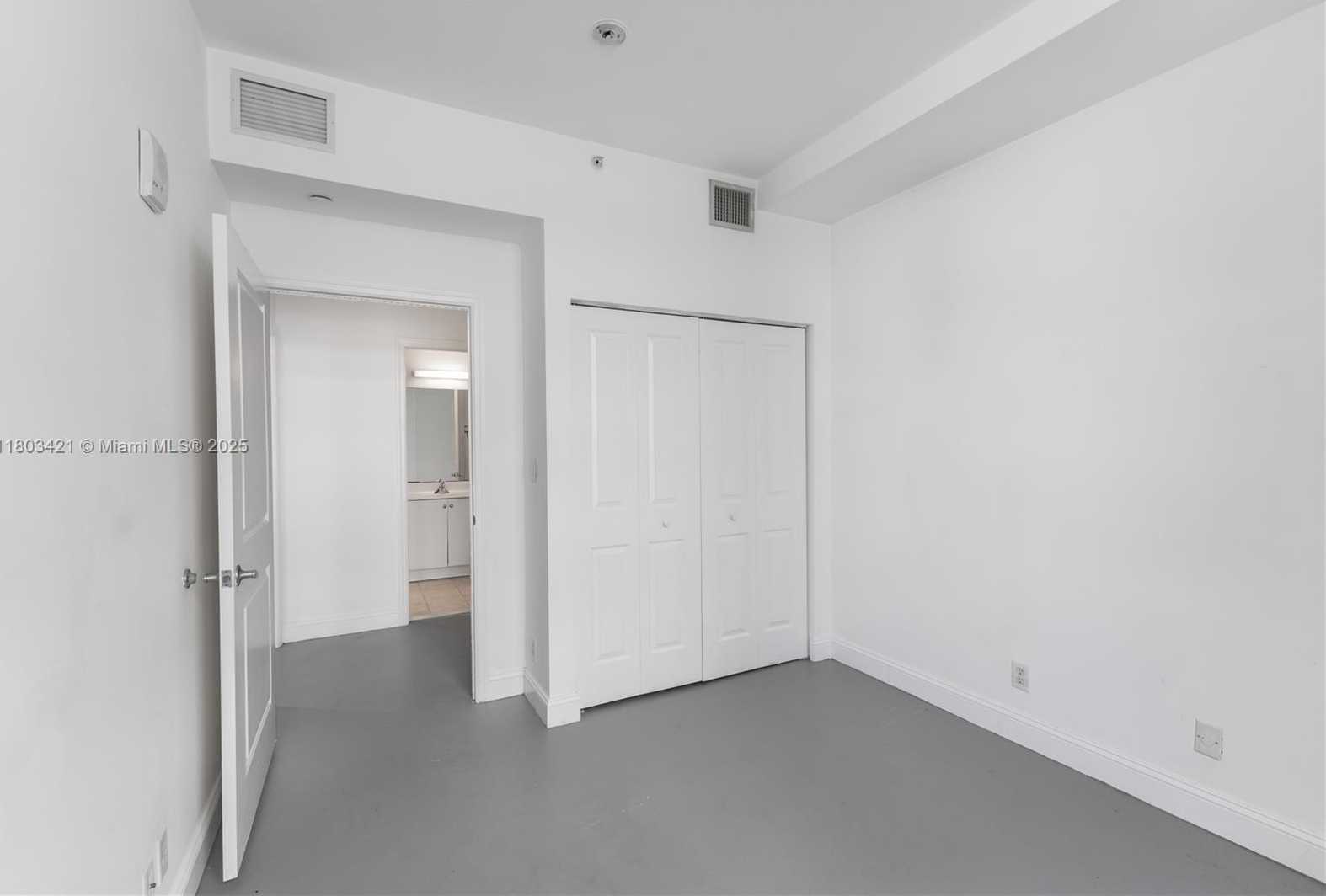Small Image of 111 EAST FLAGLER ST #501, Miami Number 21