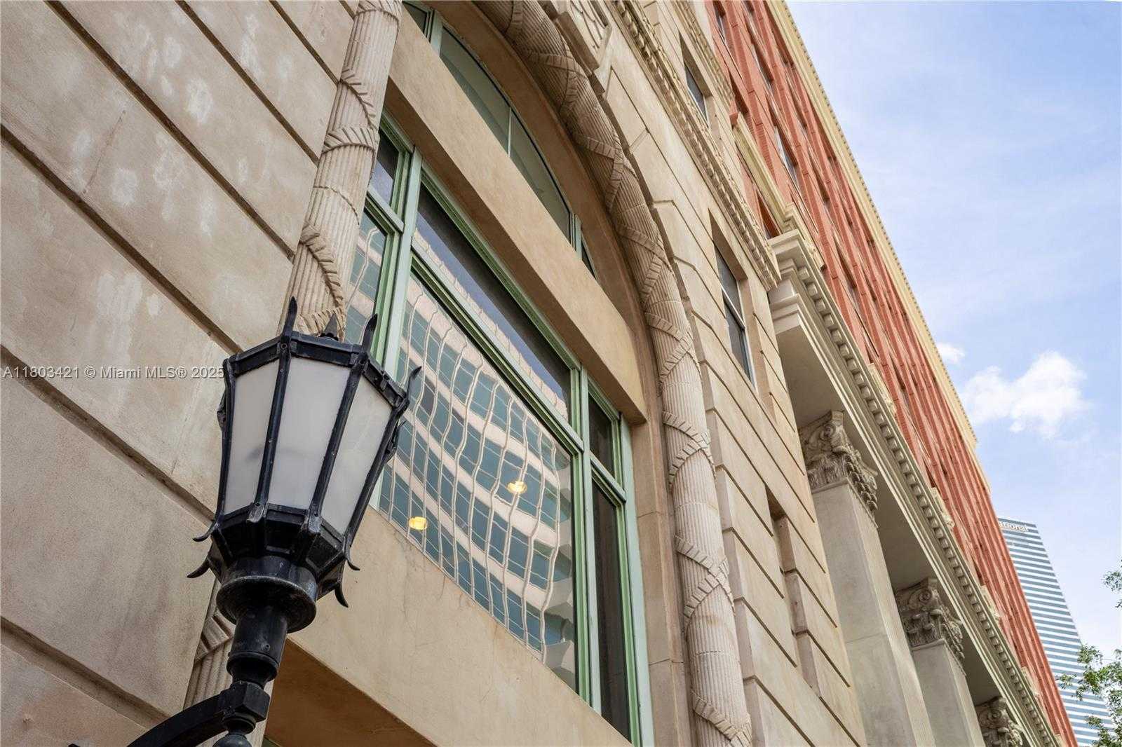 Small Image of 111 EAST FLAGLER ST #501, Miami Number 25
