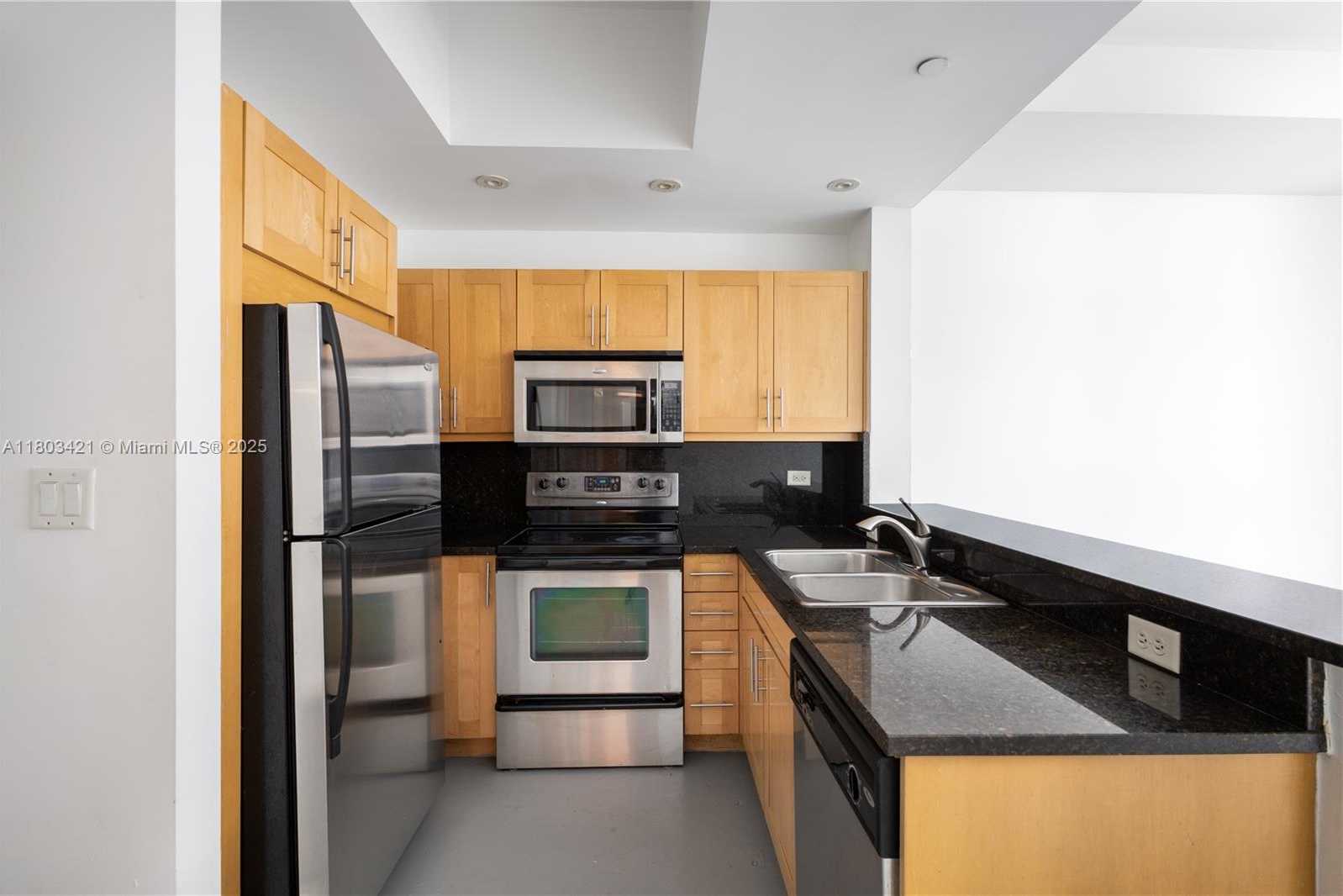 Small Image of 111 EAST FLAGLER ST #501, Miami Number 3