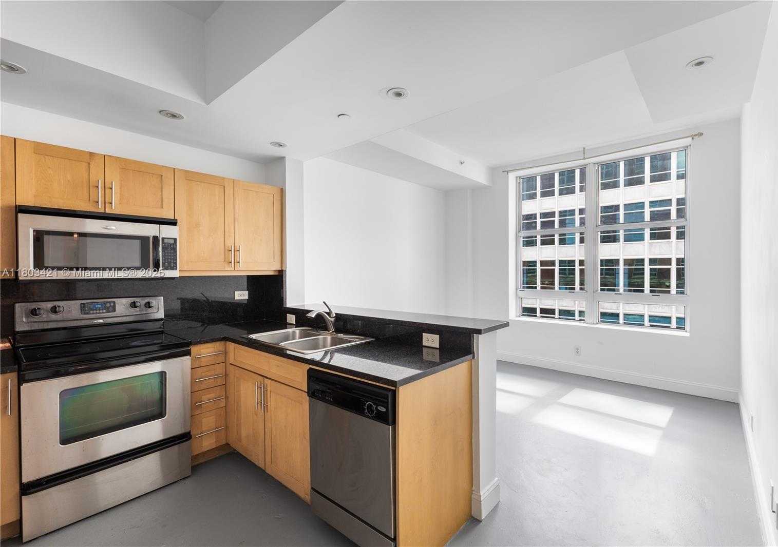 Small Image of 111 EAST FLAGLER ST #501, Miami Number 4