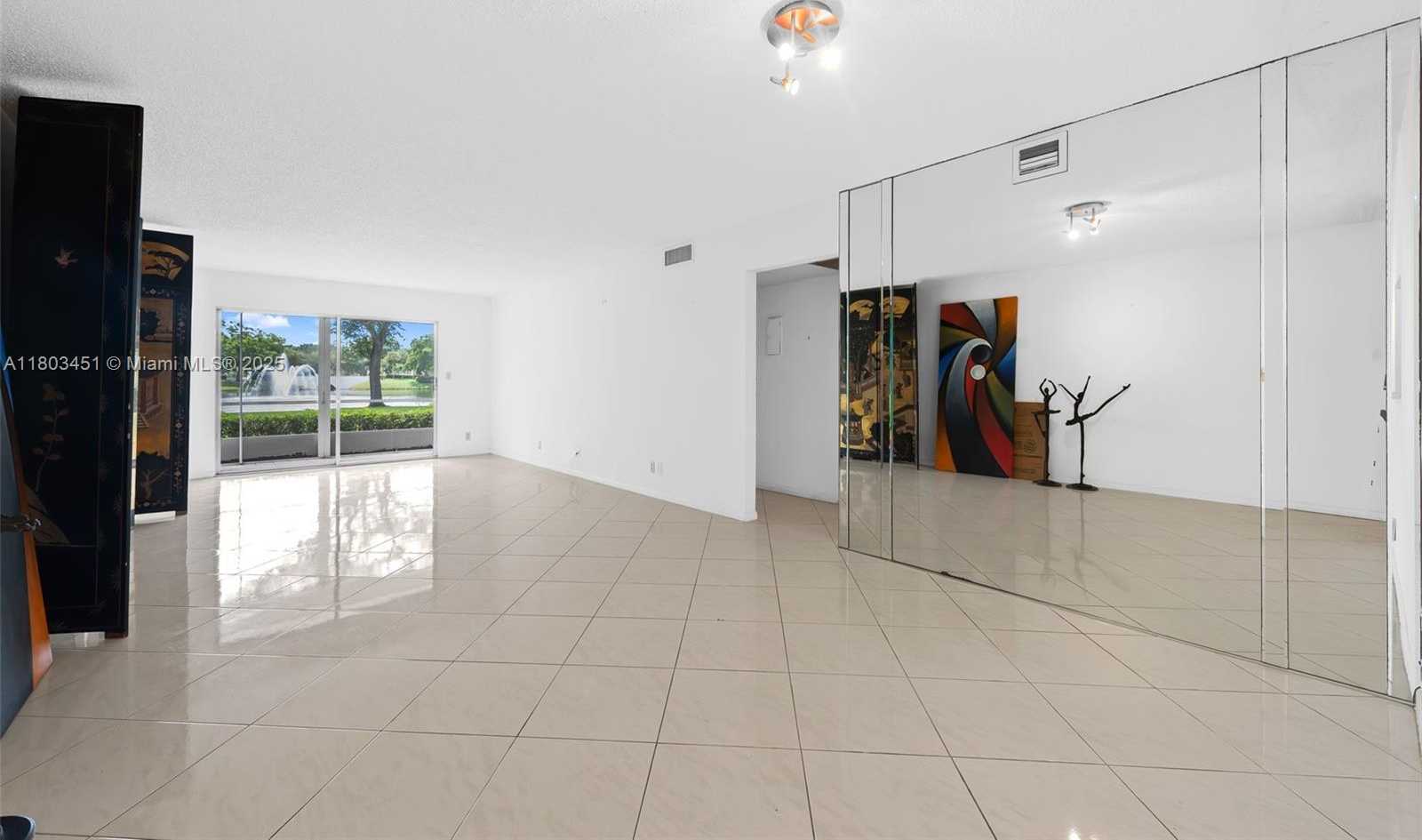 Small Image of 2305 LUCAYA LN #H1, Coconut Creek Number 3