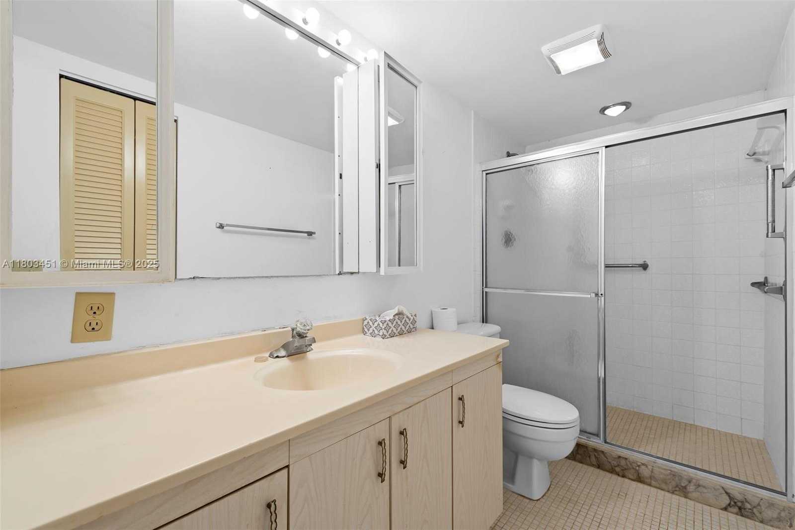 Small Image of 2305 LUCAYA LN #H1, Coconut Creek Number 6