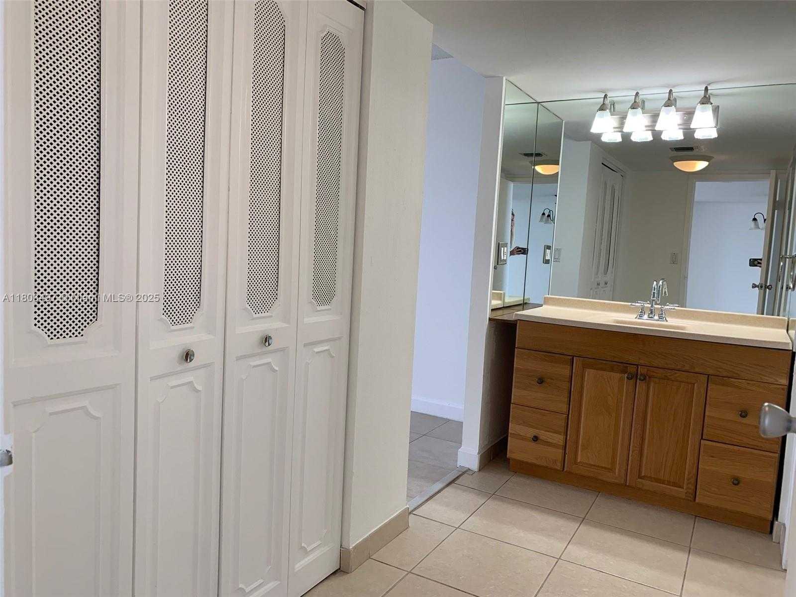 Small Image of 3675 NORTH COUNTRY CLUB DR #1610, Aventura Number 21