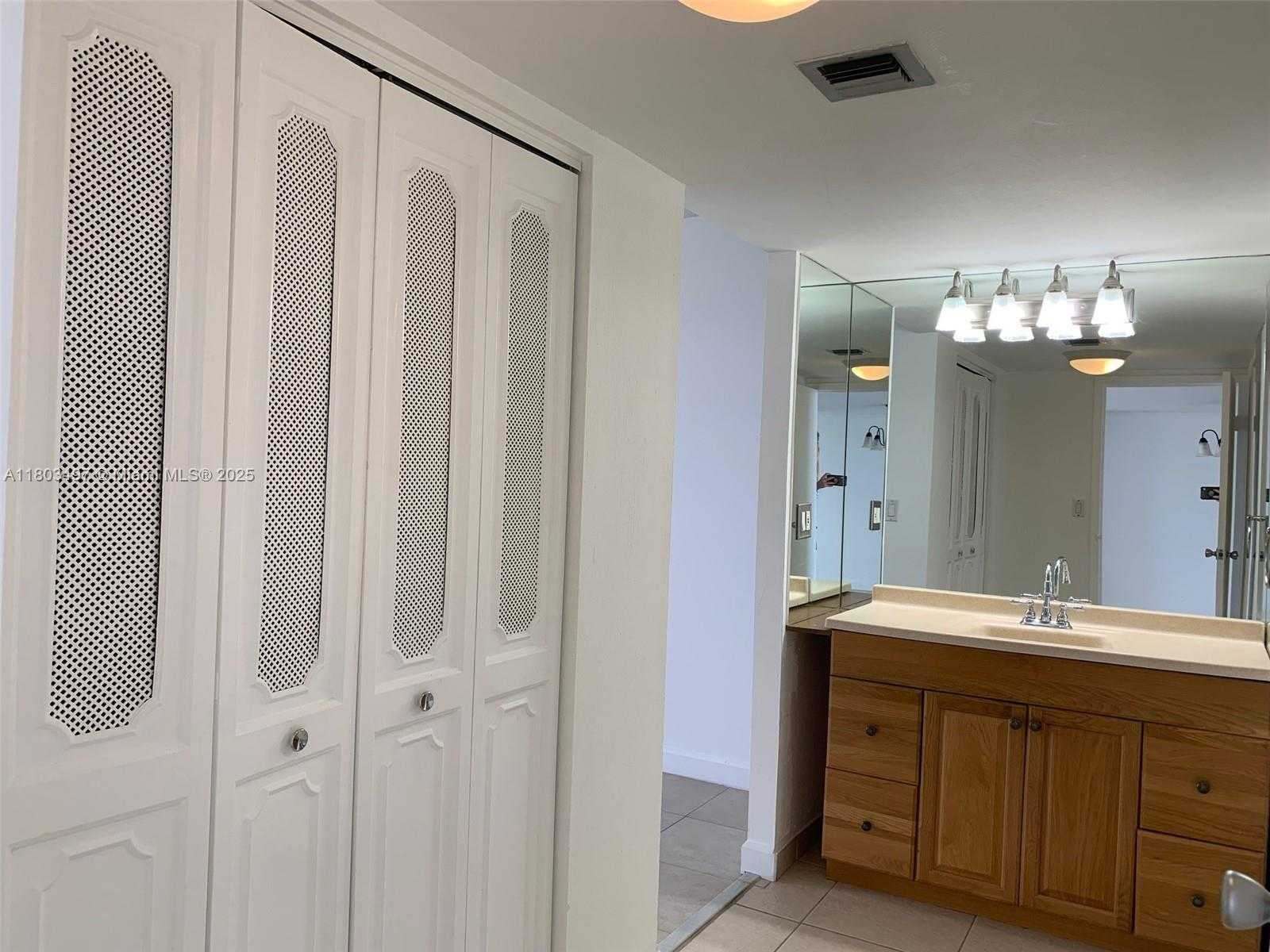 Small Image of 3675 NORTH COUNTRY CLUB DR #1610, Aventura Number 22
