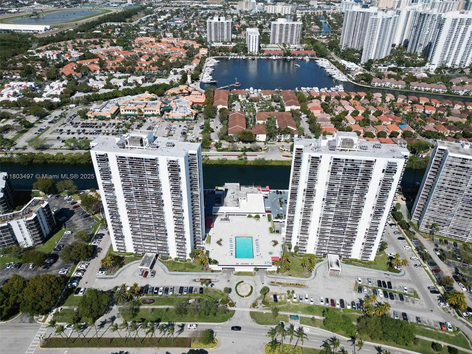 Small Image of 3675 NORTH COUNTRY CLUB DR #1610, Aventura Number 4