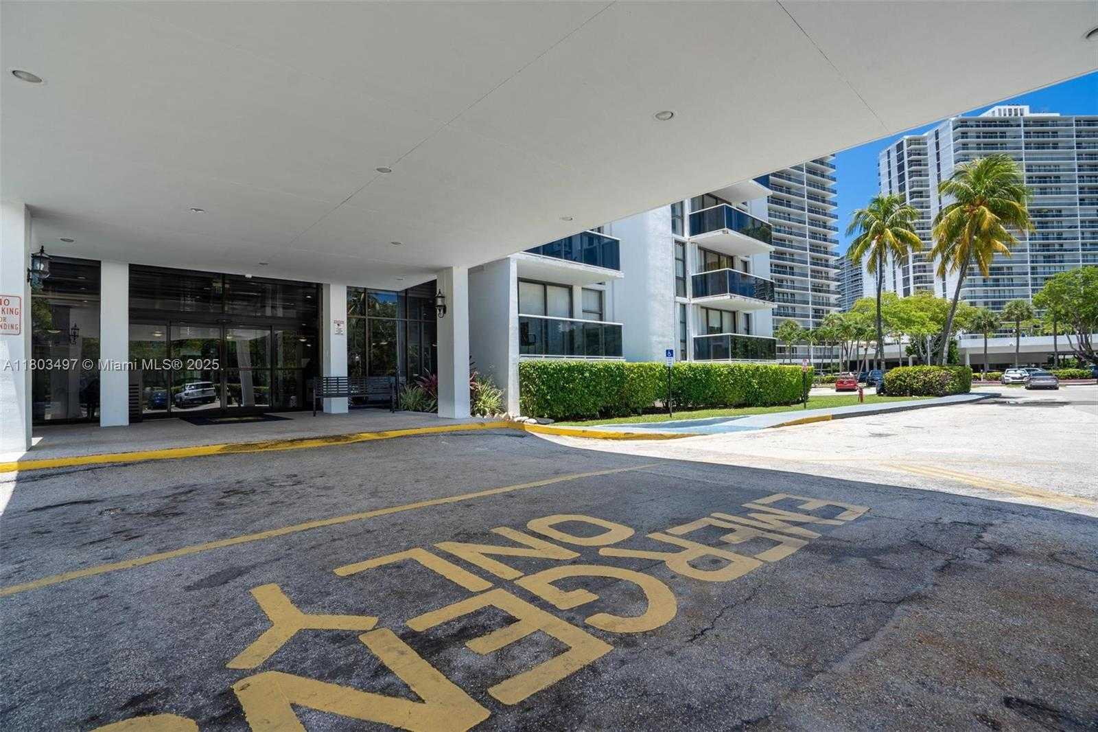 Small Image of 3675 NORTH COUNTRY CLUB DR #1610, Aventura Number 41