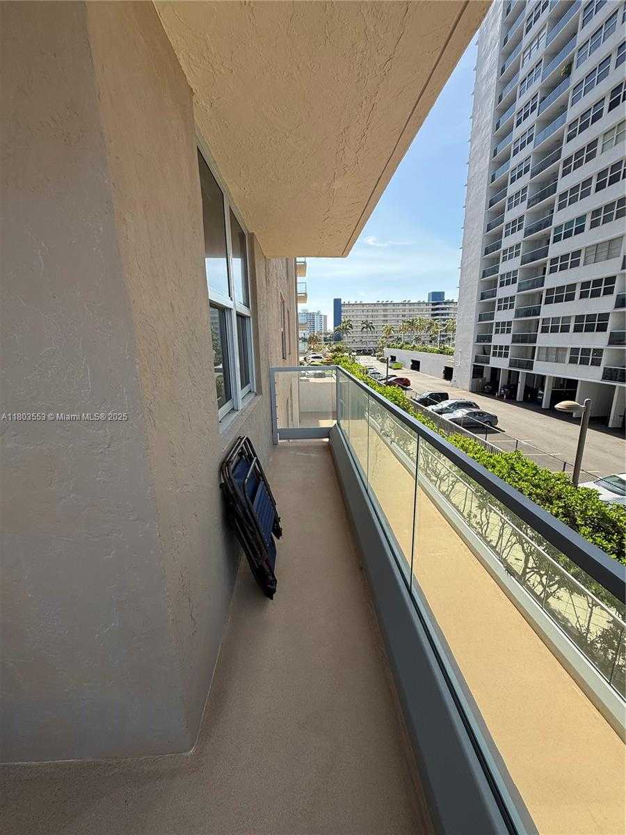 Small Image of 1912 SOUTH OCEAN DR #3D, Hallandale Beach Number 17