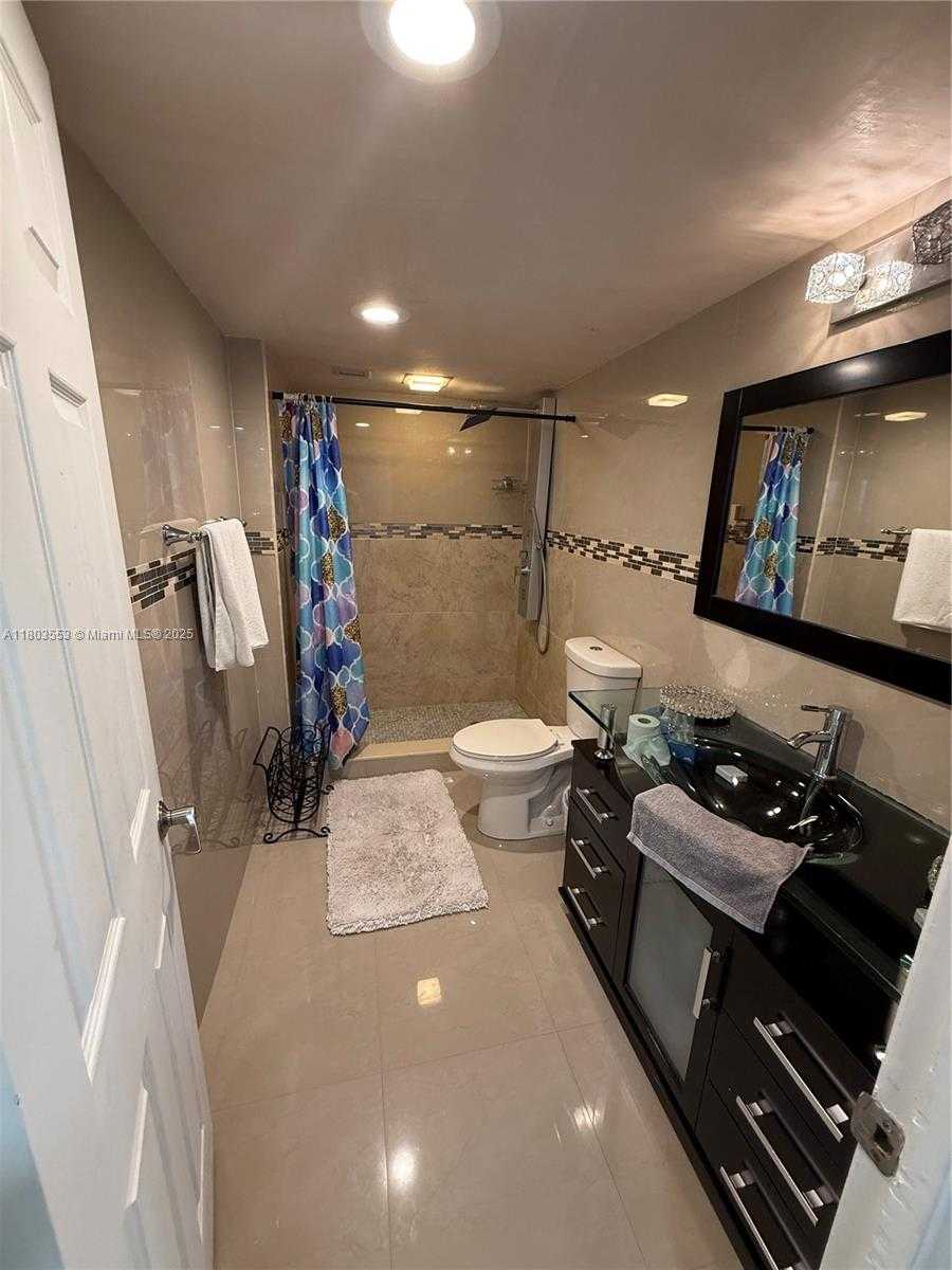 Small Image of 1912 SOUTH OCEAN DR #3D, Hallandale Beach Number 21