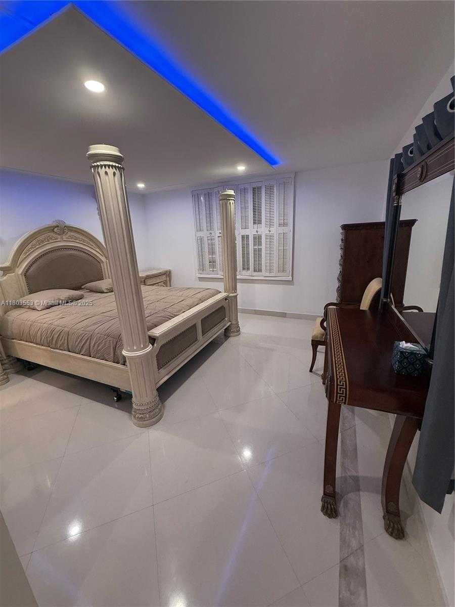 Small Image of 1912 SOUTH OCEAN DR #3D, Hallandale Beach Number 22