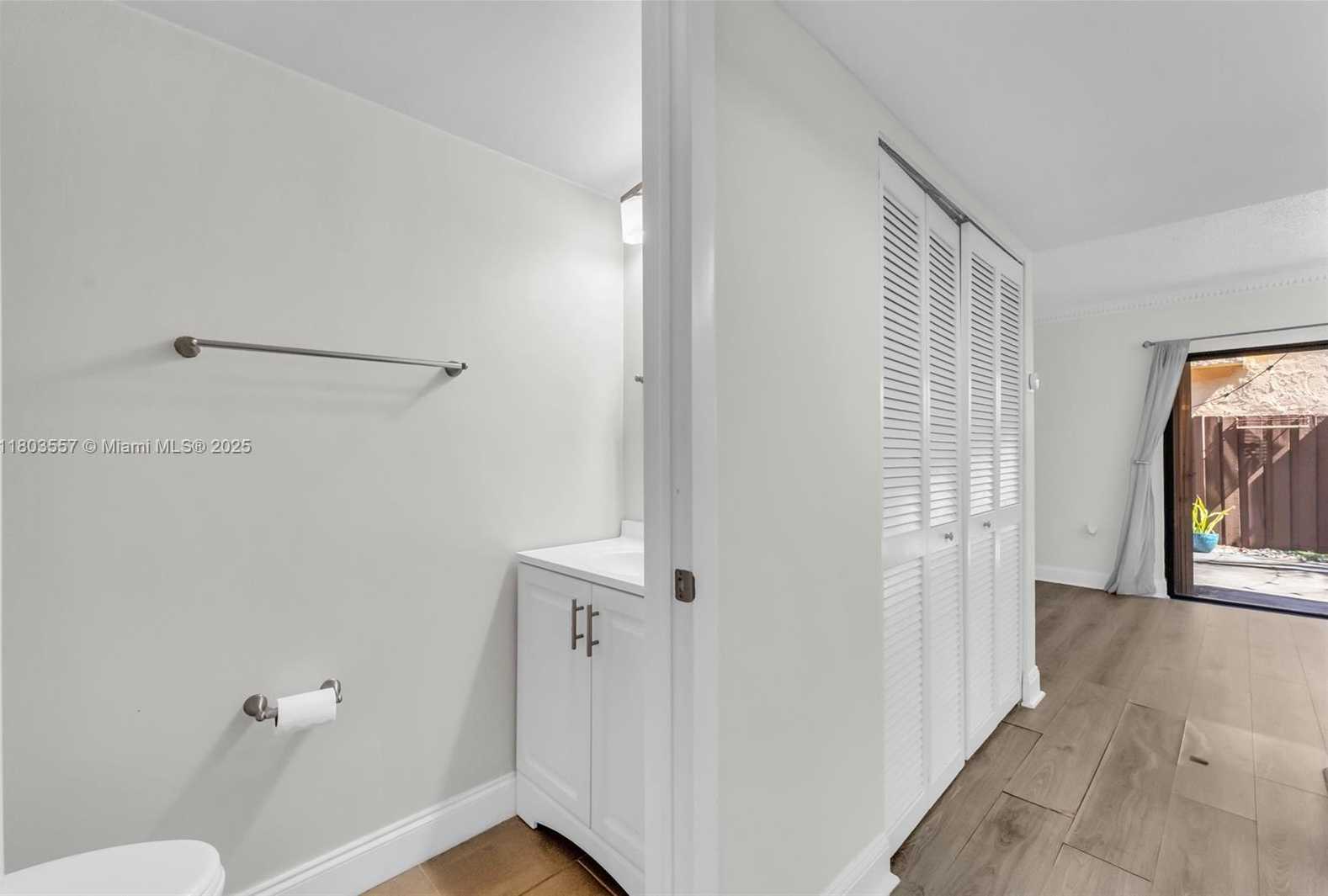 Small Image of 10102 SOUTH WEST 77TH CT, Miami Number 11
