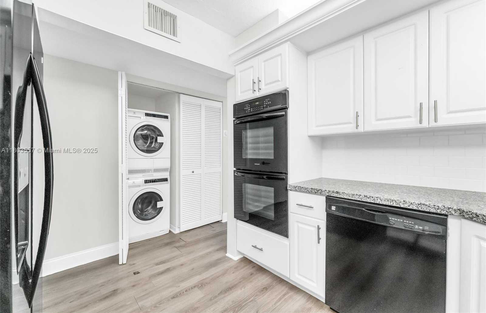 Small Image of 10102 SOUTH WEST 77TH CT, Miami Number 17