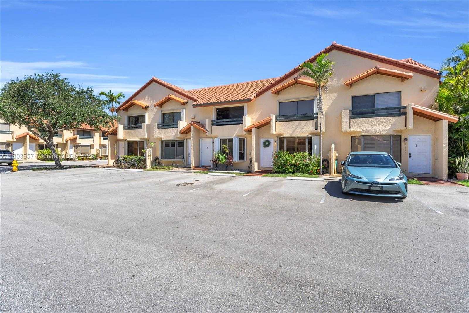 Small Image of 10102 SOUTH WEST 77TH CT, Miami Number 2