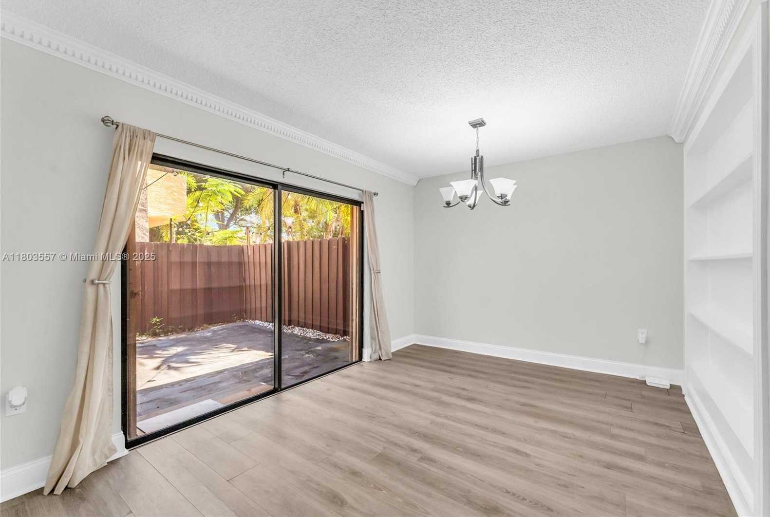 Small Image of 10102 SOUTH WEST 77TH CT, Miami Number 21