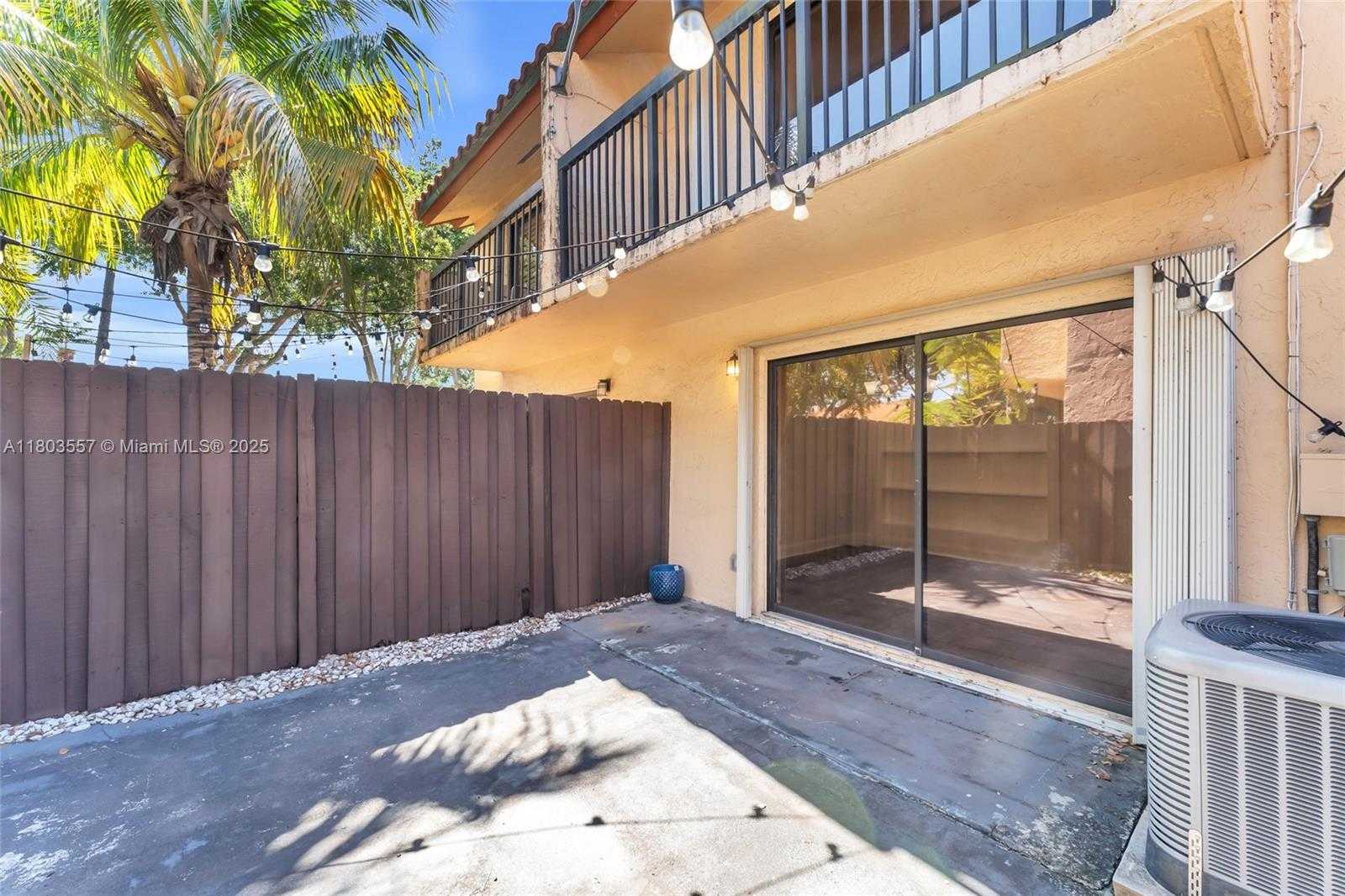 Small Image of 10102 SOUTH WEST 77TH CT, Miami Number 25
