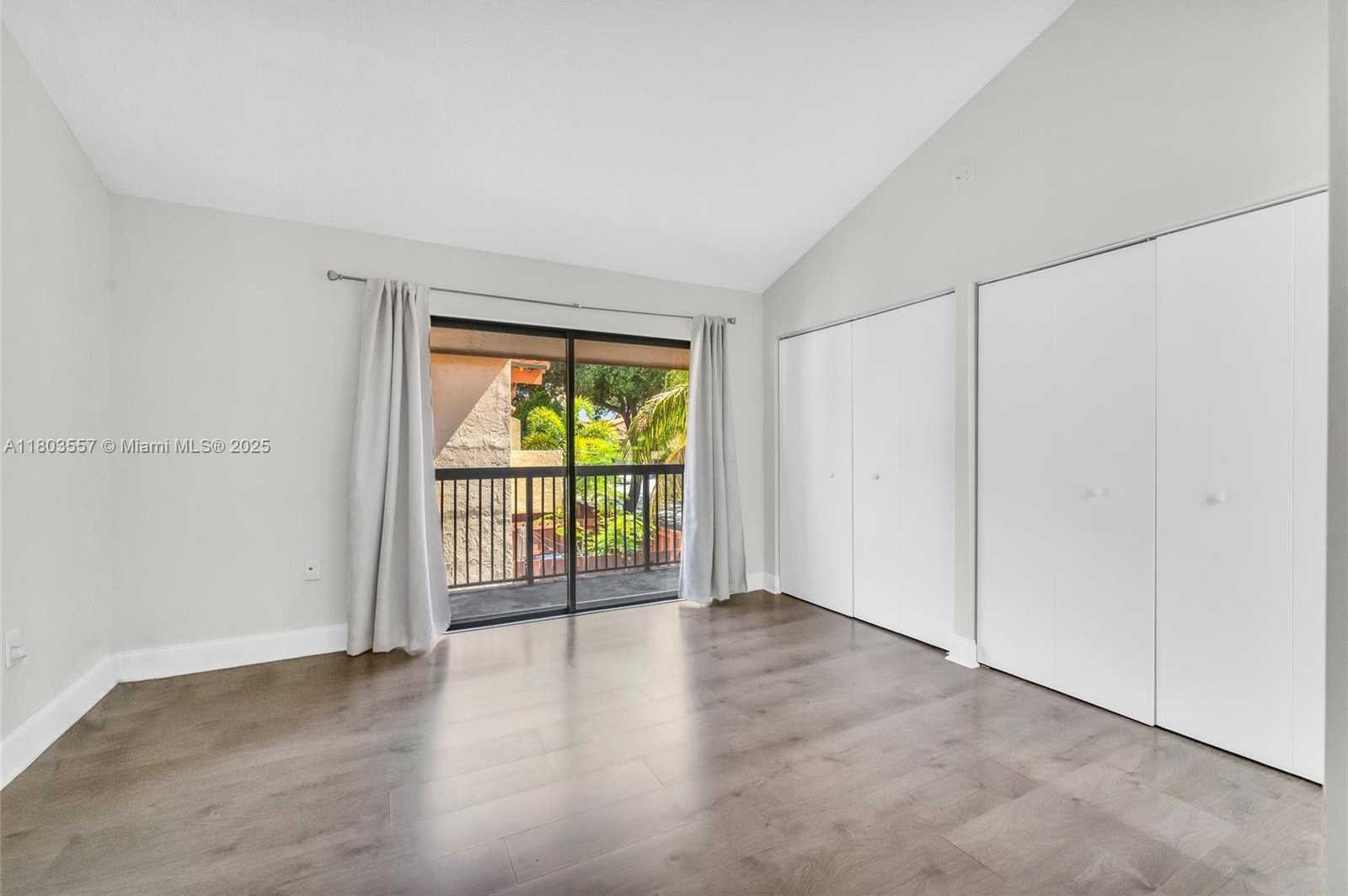 Small Image of 10102 SOUTH WEST 77TH CT, Miami Number 27