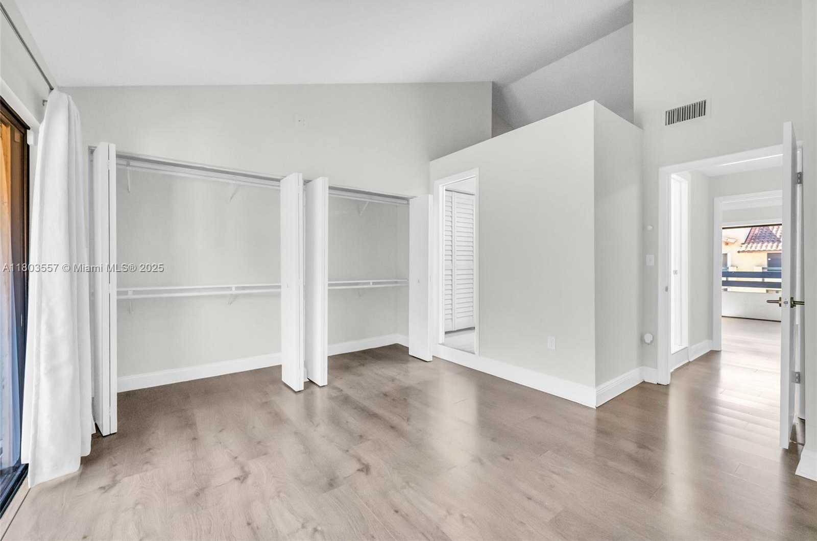 Small Image of 10102 SOUTH WEST 77TH CT, Miami Number 30