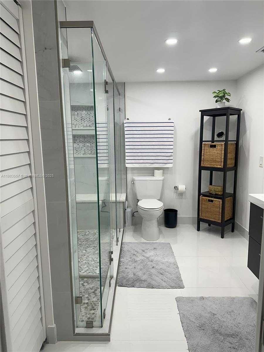 Small Image of 10102 SOUTH WEST 77TH CT, Miami Number 35